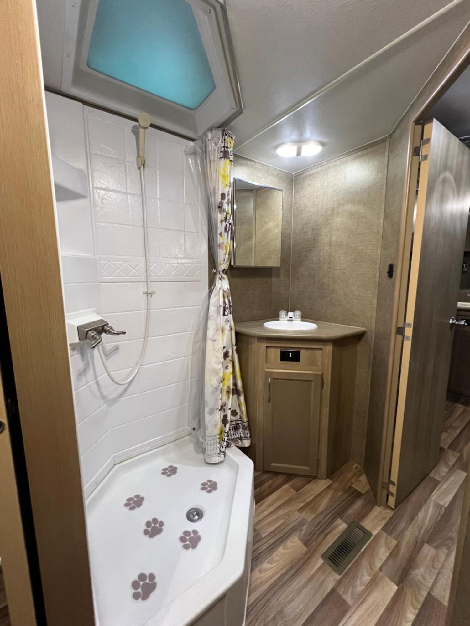 Surfside Glamping Camper Hotel Klamath Kültér fotó