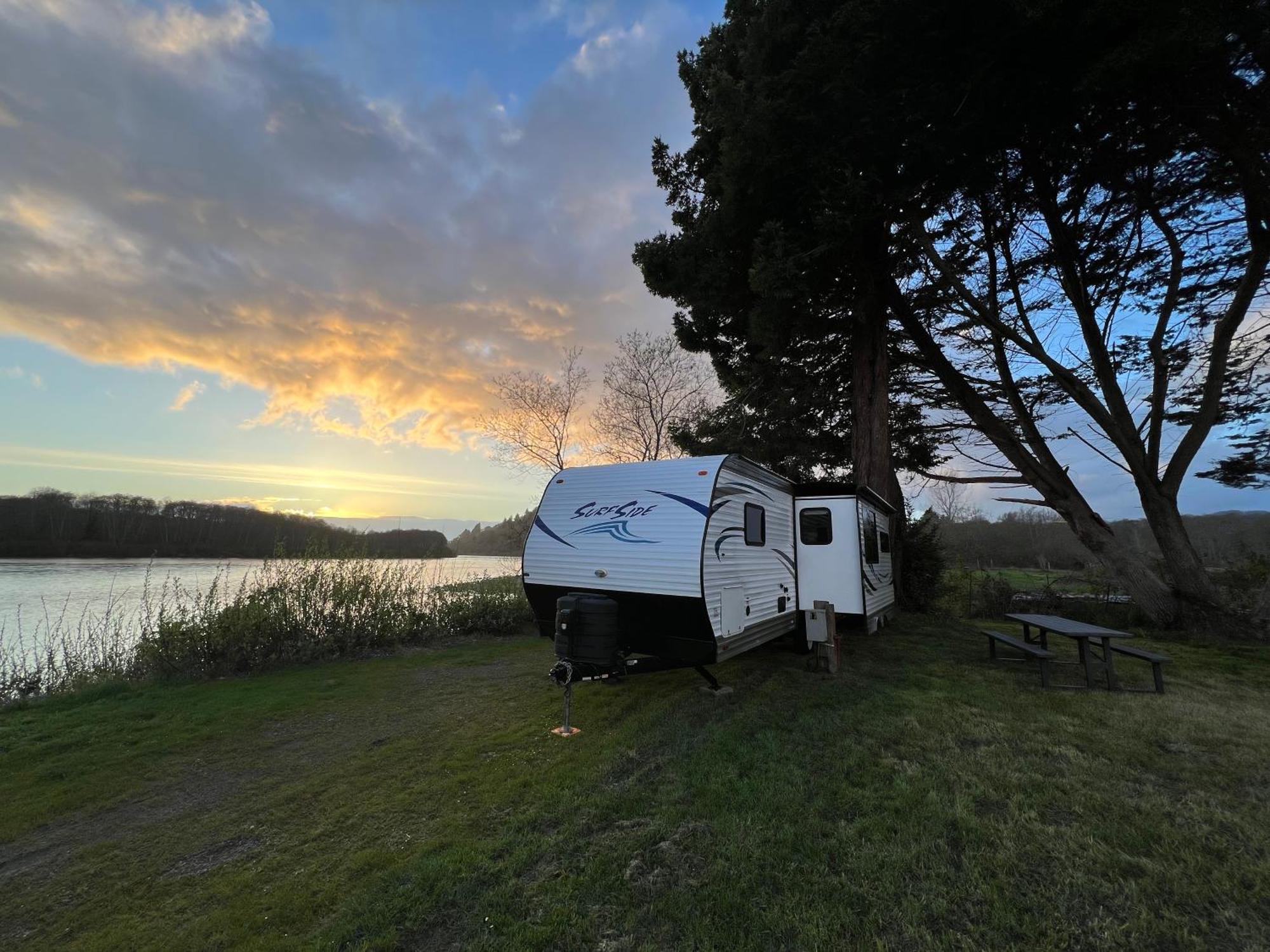 Surfside Glamping Camper Hotel Klamath Kültér fotó